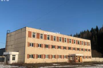 Отдельно стоящее здание, 1272 м²